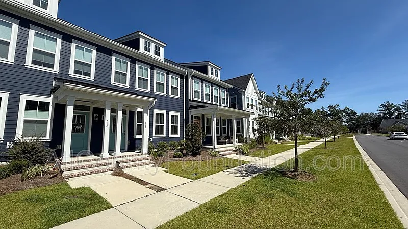 2 bed, 2.5 bath, 1553 sqft, $2,595 — Photo 2