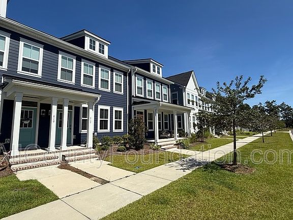 2nd image of 612 Southview Ln
