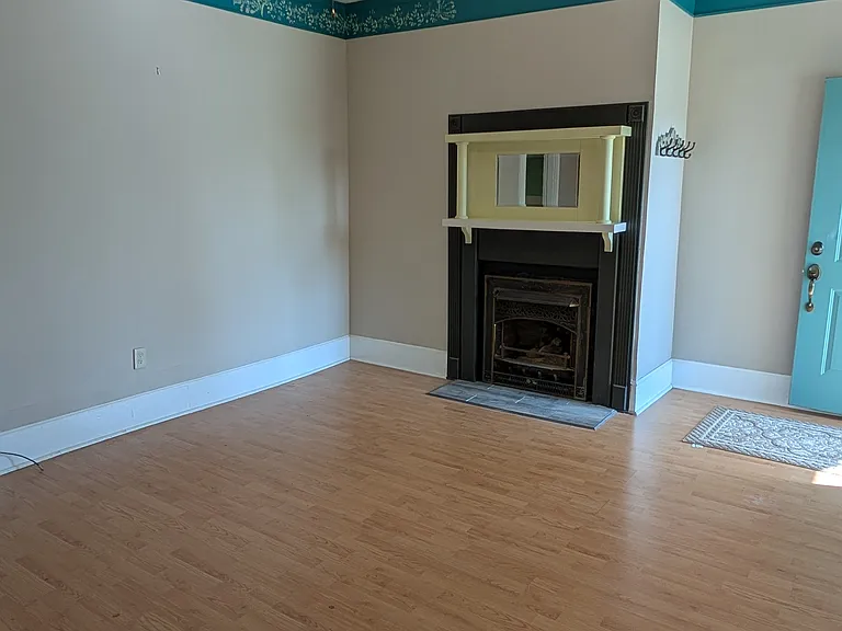 284 Clover Ave — Photo 5