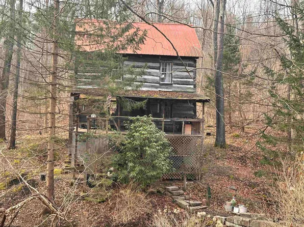 2527 Smithtown Rd, Morgantown, WV 26508