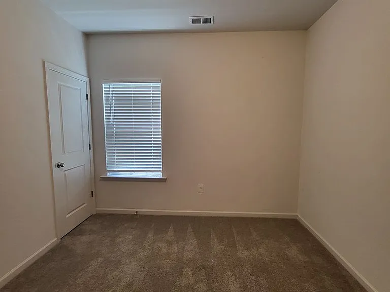 11810 Titan Ave — Photo 36