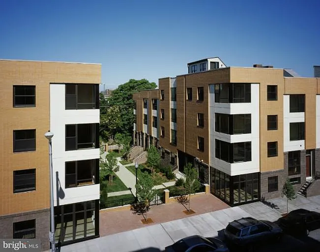 124 Station North Mews #B — Photo 1