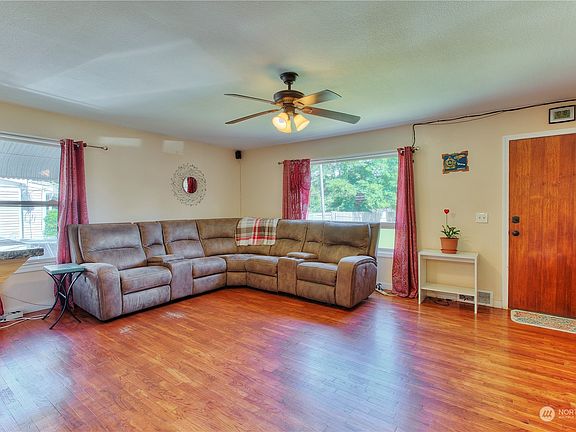 3rd image of 1310 E 56th Street