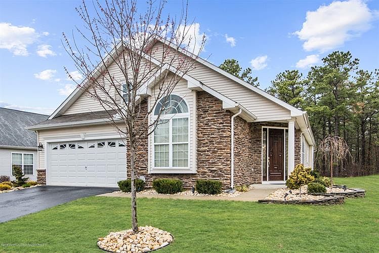 1st image of 42 Woodview Dr