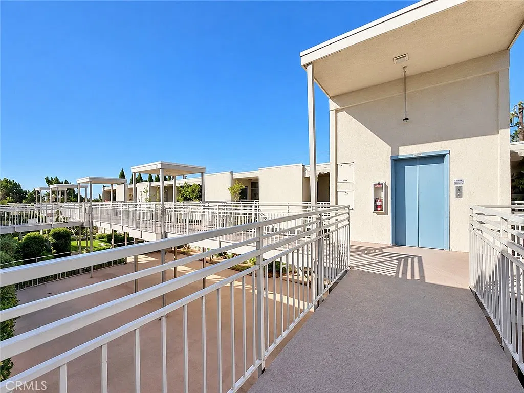 2 bed, 1313 sqft, $2,900 — Photo 4