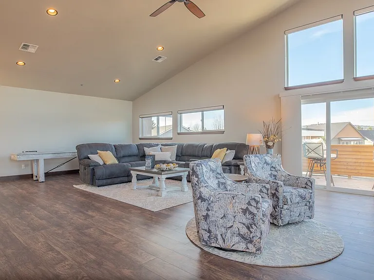 20766 NE Angora Ct — Photo 17