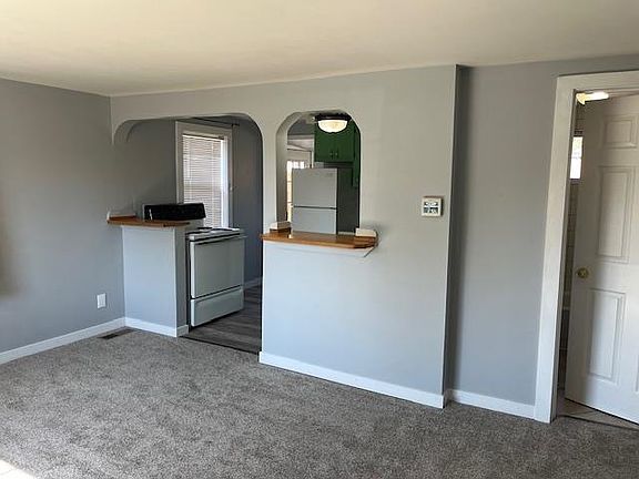 3rd image of 1419 E Garland Ave
