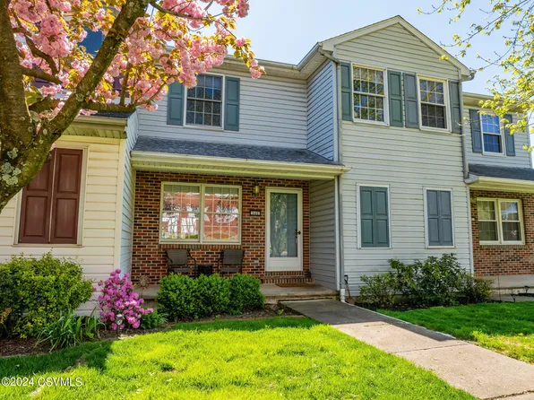 946 Country Club Dr, Bloomsburg, PA 17815