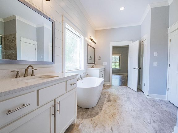 5th image of 3005 Robinwood Dr
