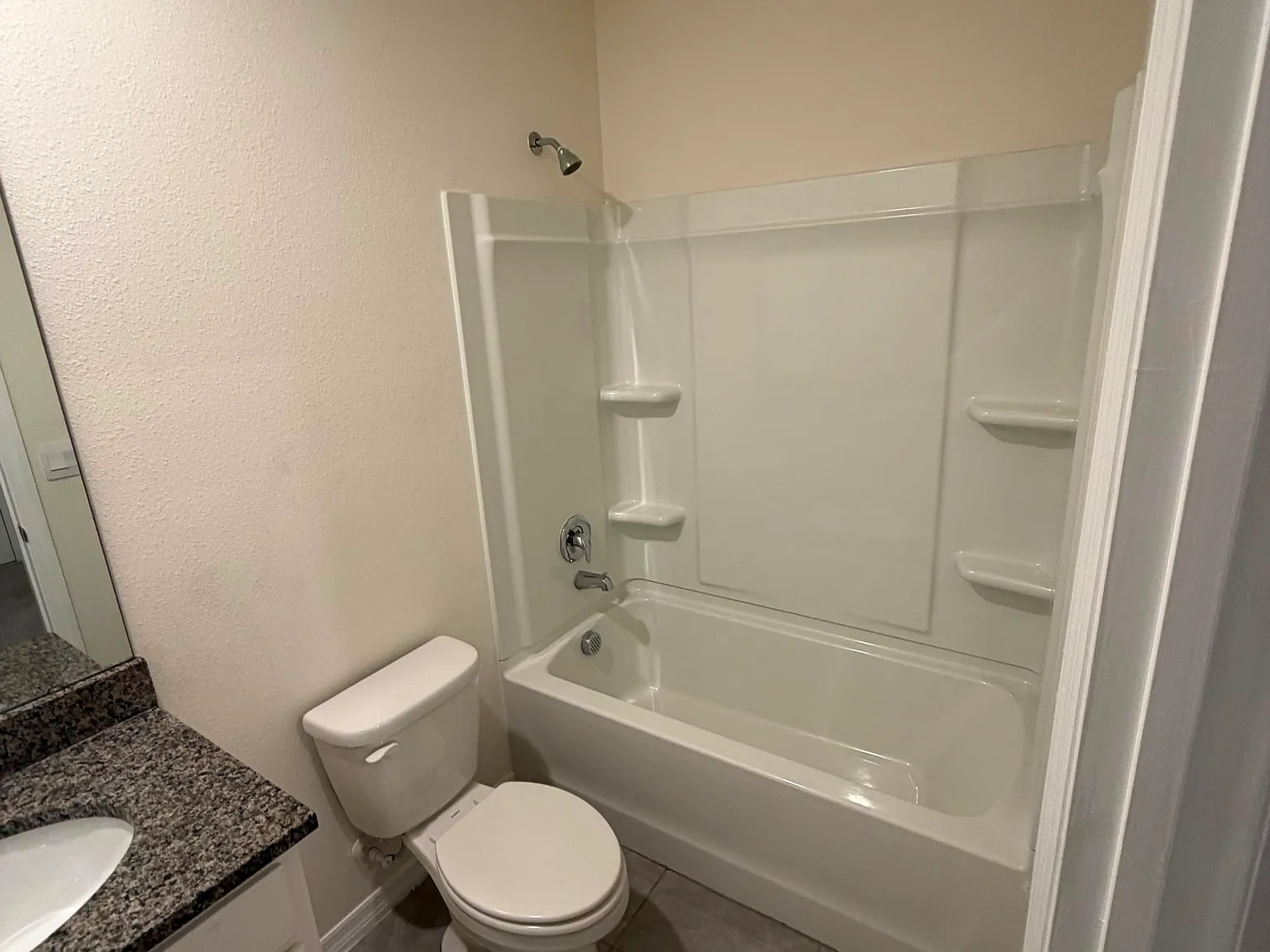 3 bed, 2.5 bath, 1488 sqft, $1,900 — Photo 2