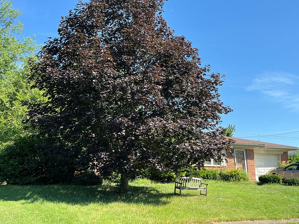 2nd image of 631 Parkwood Dr
