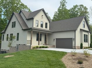 7217 Blackstone Dr, Signal Mountain, TN 37377