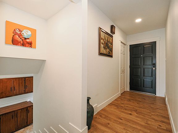 4th image of 4601 S Creekview Cir