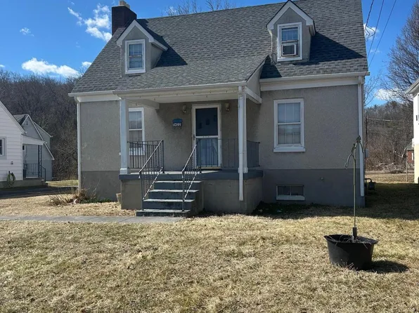 1422 S Franklin Ave, Covington, VA 24426