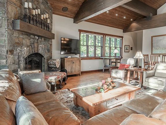 5th image of 625 Majestic Pines Dr