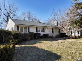 48 S Maple Ave, Park Ridge, NJ 07656