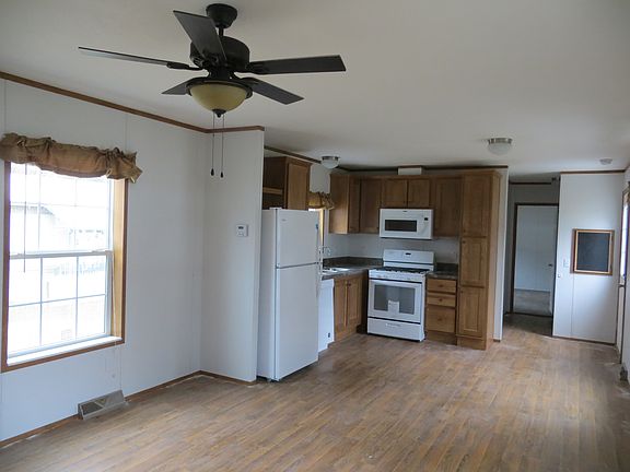 4th image of 1203 N Creek Rd Trlr 17