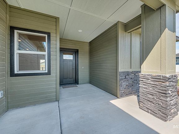 3rd image of 2815 Cypress Point