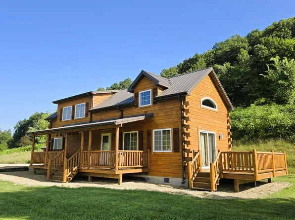 19220 N Knapp Creek Ln, Gays Mills, WI 54631