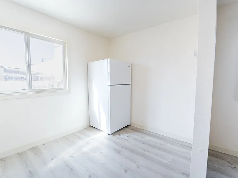 235 Civic Center Dr #6 — Photo 5