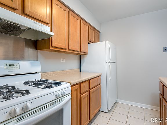 4th image of 521 Broadway Ave #1A