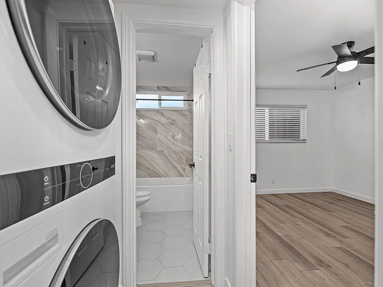 4417 McClintock St #3 — Photo 8