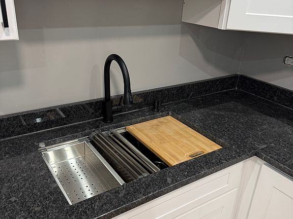 2nd image of 4805 S Union Ave #1