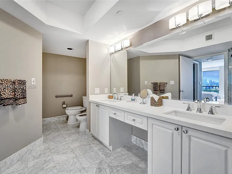 3600 Yacht Club Dr #904 — Photo 43