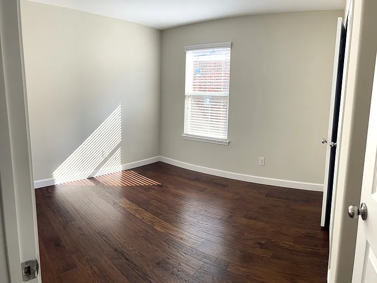 135 Feverbush Dr — Photo 6