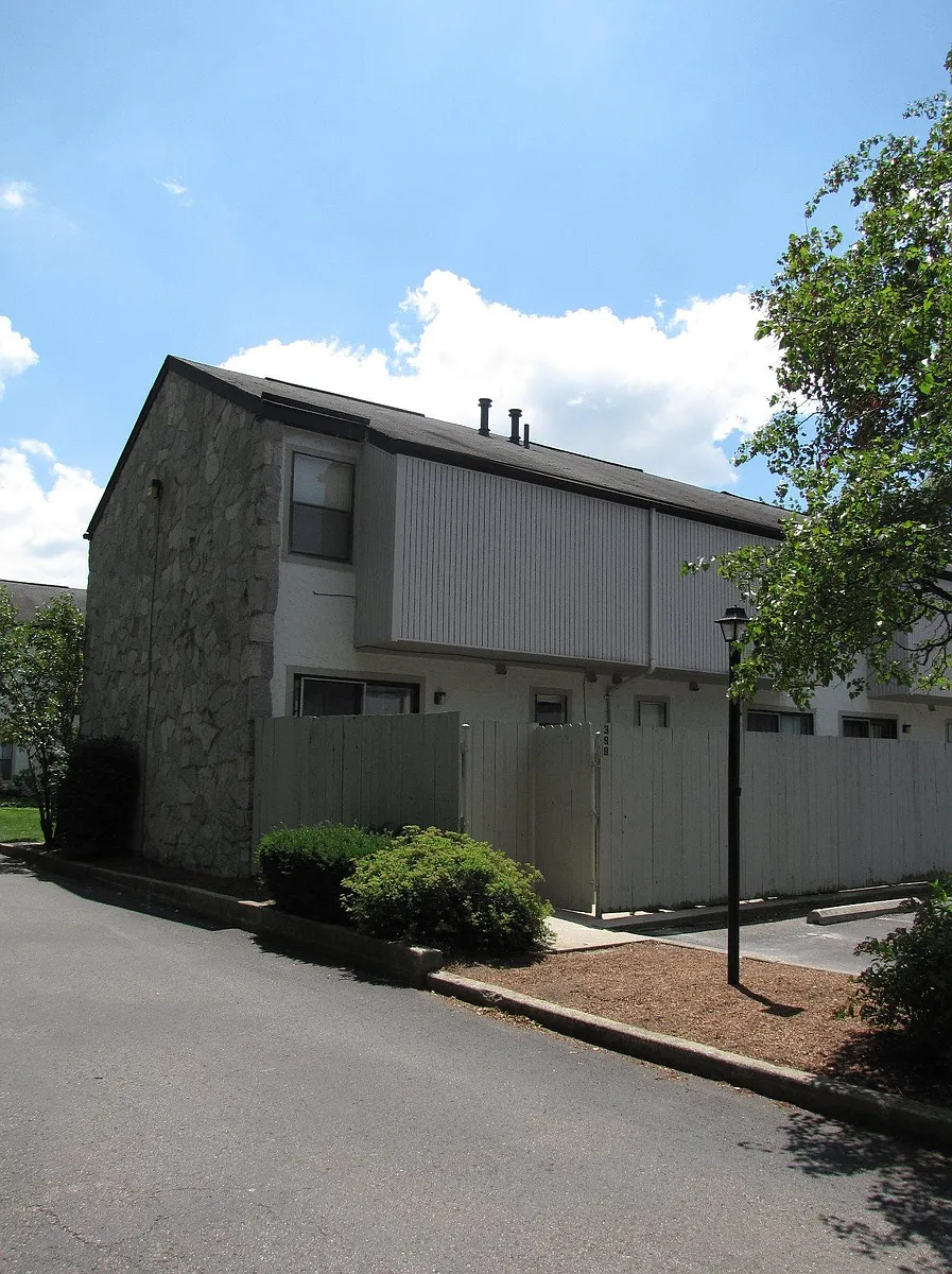 Building Photo - Stonehedge