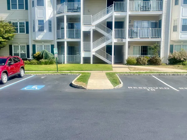 97 Clay St #A, North Brunswick, NJ 08902