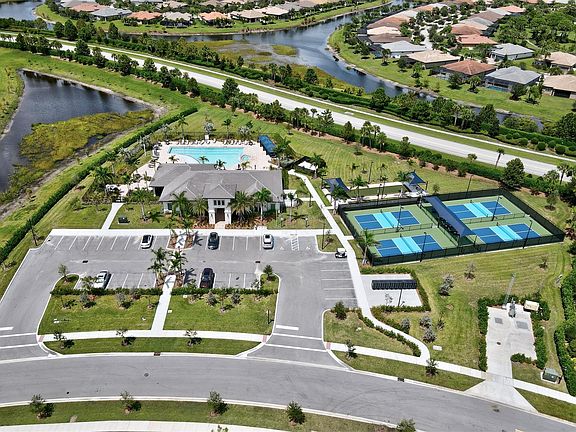 5th image of 4231 E Basket Oak Circle