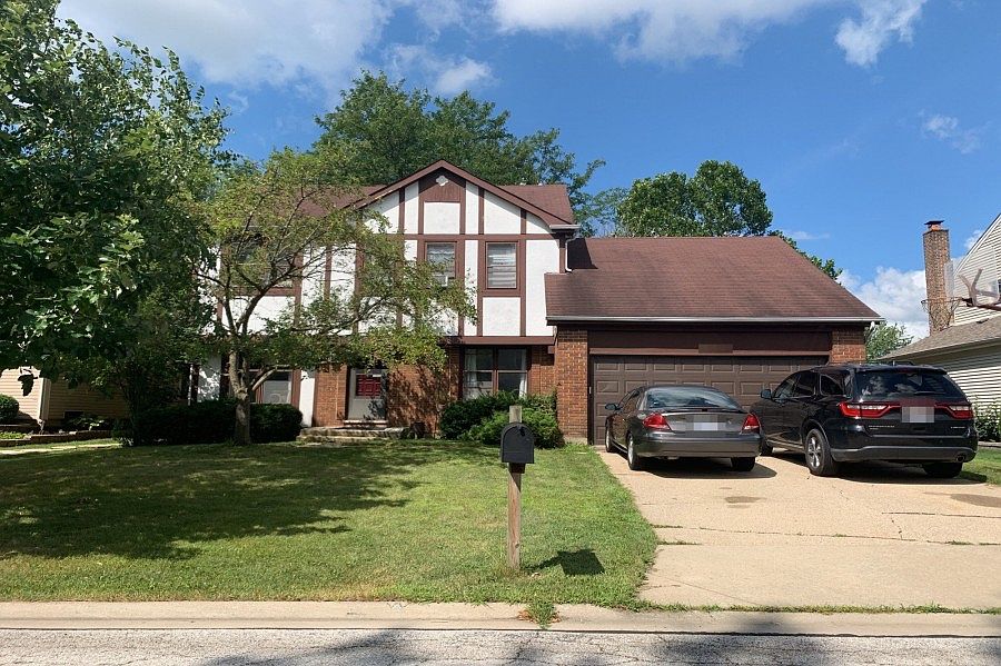 1st image of 24 Montauk Ln