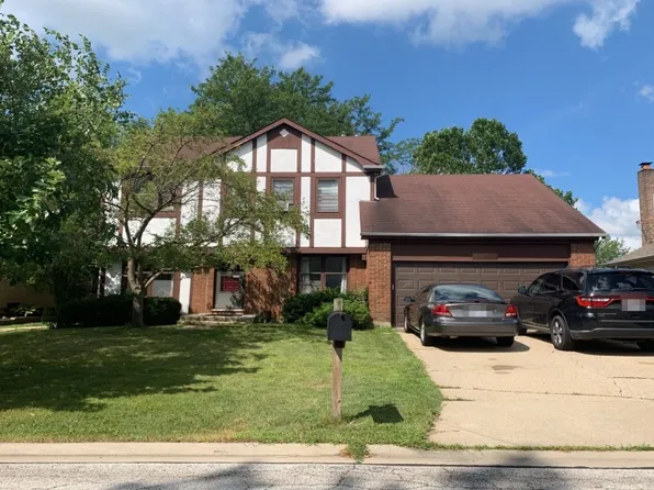 24 Montauk Ln, Vernon Hills, IL 60061