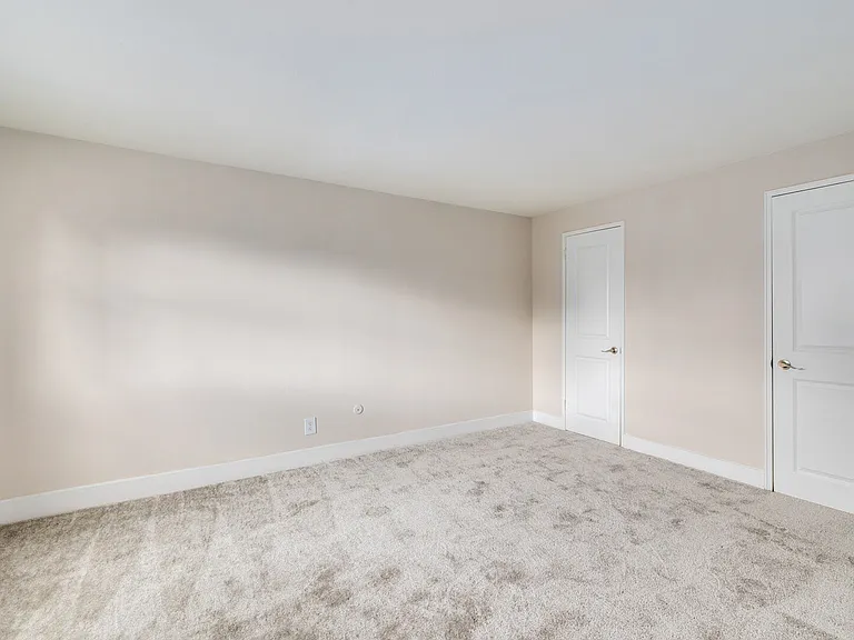 Pine Manor Apartments — Photo 13