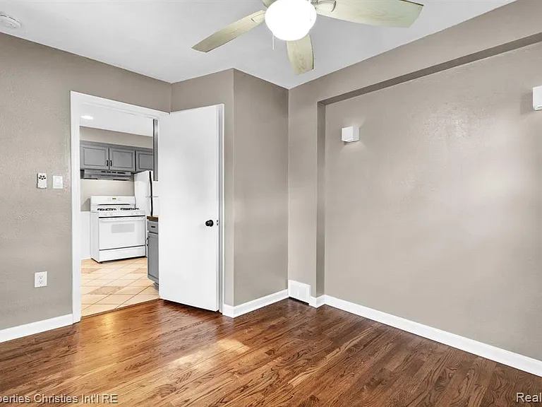 4271 Prairie Ave — Photo 15