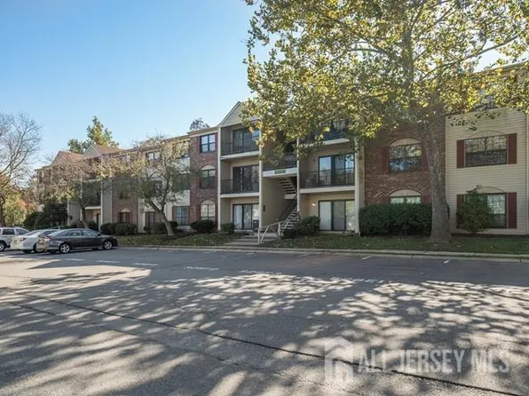 395 Lancaster Ct, Piscataway, NJ 08854