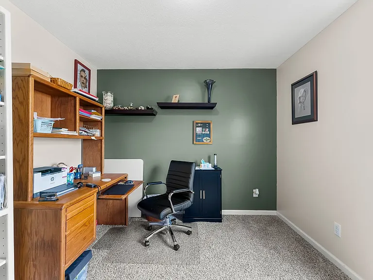 2624 Avondale Ct — Photo 27