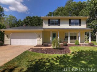 2117 Pinnacle Dr SW, Wyoming, MI 49519