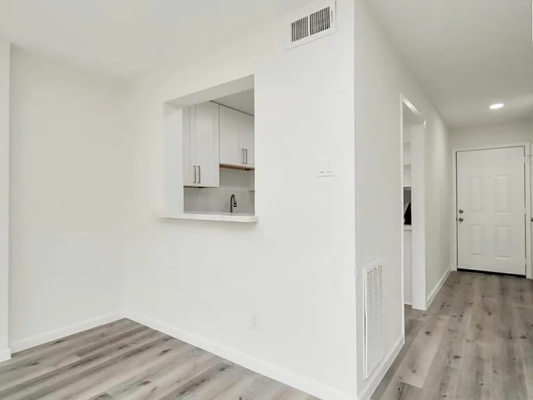 7849 Leonora St — Photo 3