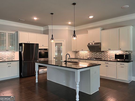 5th image of 4080 Mayhill Cir