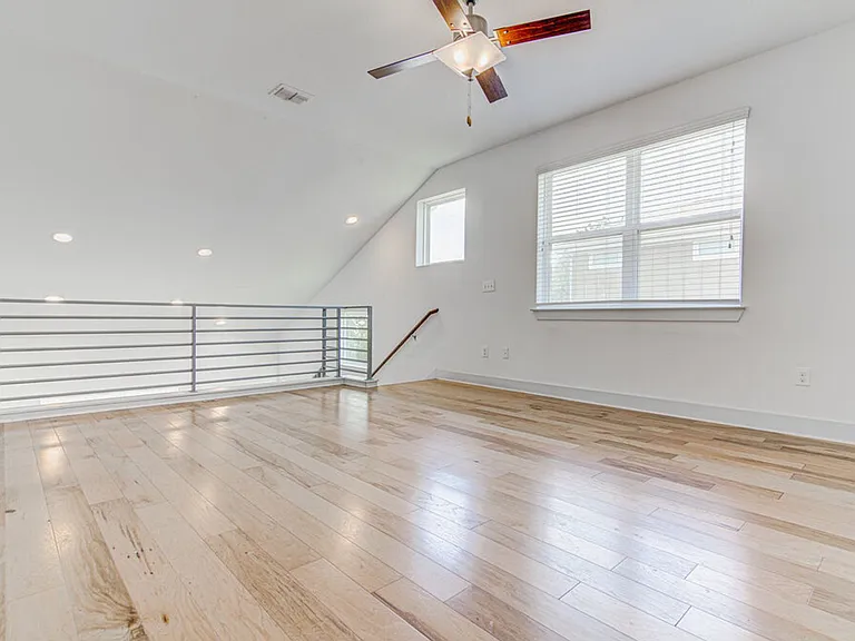 2117 Maxwell Ln — Photo 18