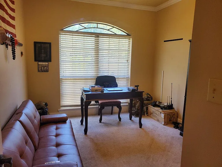 571 Rodeo Dr — Photo 12