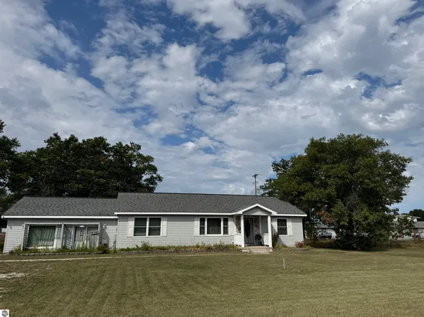 4259 Perimeter Rd, Oscoda, MI 48750