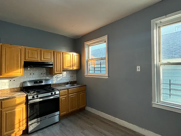 313 S 19th St #2 — Photo 1