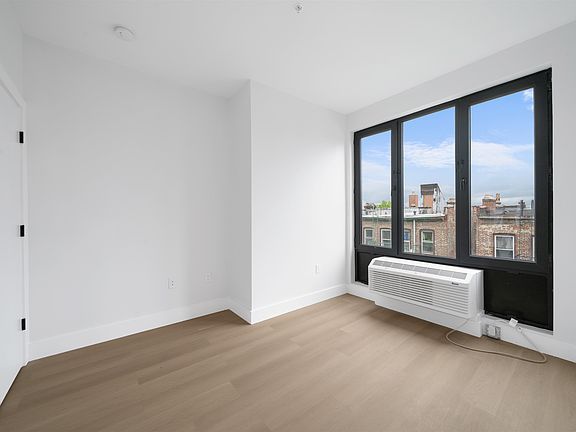 5th image of 316 Forrest St #504