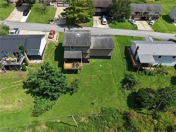 4th image of 142 Pine Ln
