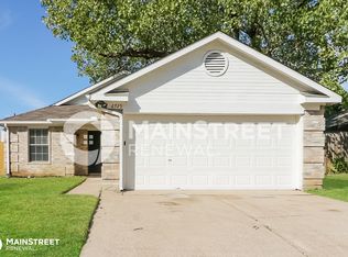 6725 Woodsmoke Way, Fort Worth, TX 76137
