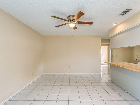 3rd image of 60 Cinnamon Dr