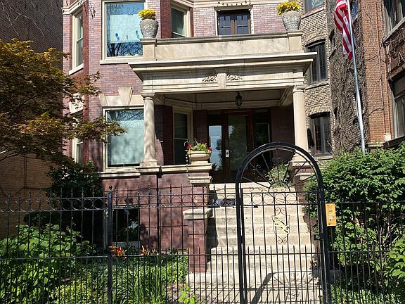 2nd image of 1346 N Kedzie Ave